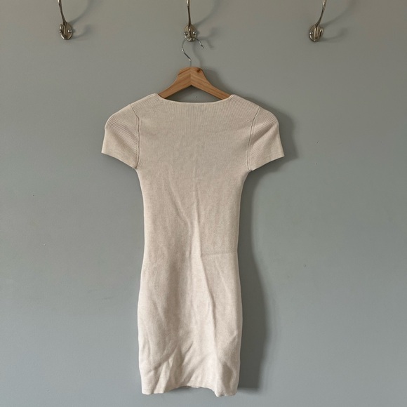 Babaton Ivory Ribbed Top - Picture 7 of 9